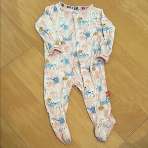 Magnetic Me Artist Cats Footie